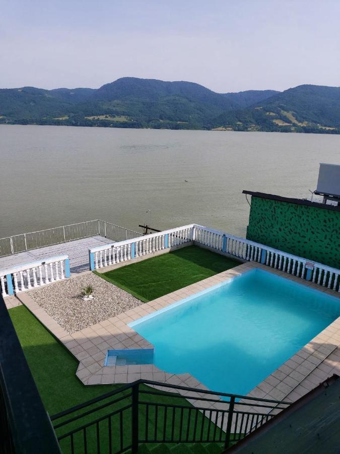 Casa Yuppy Du Lägenhet Ieşelniţa Exteriör bild