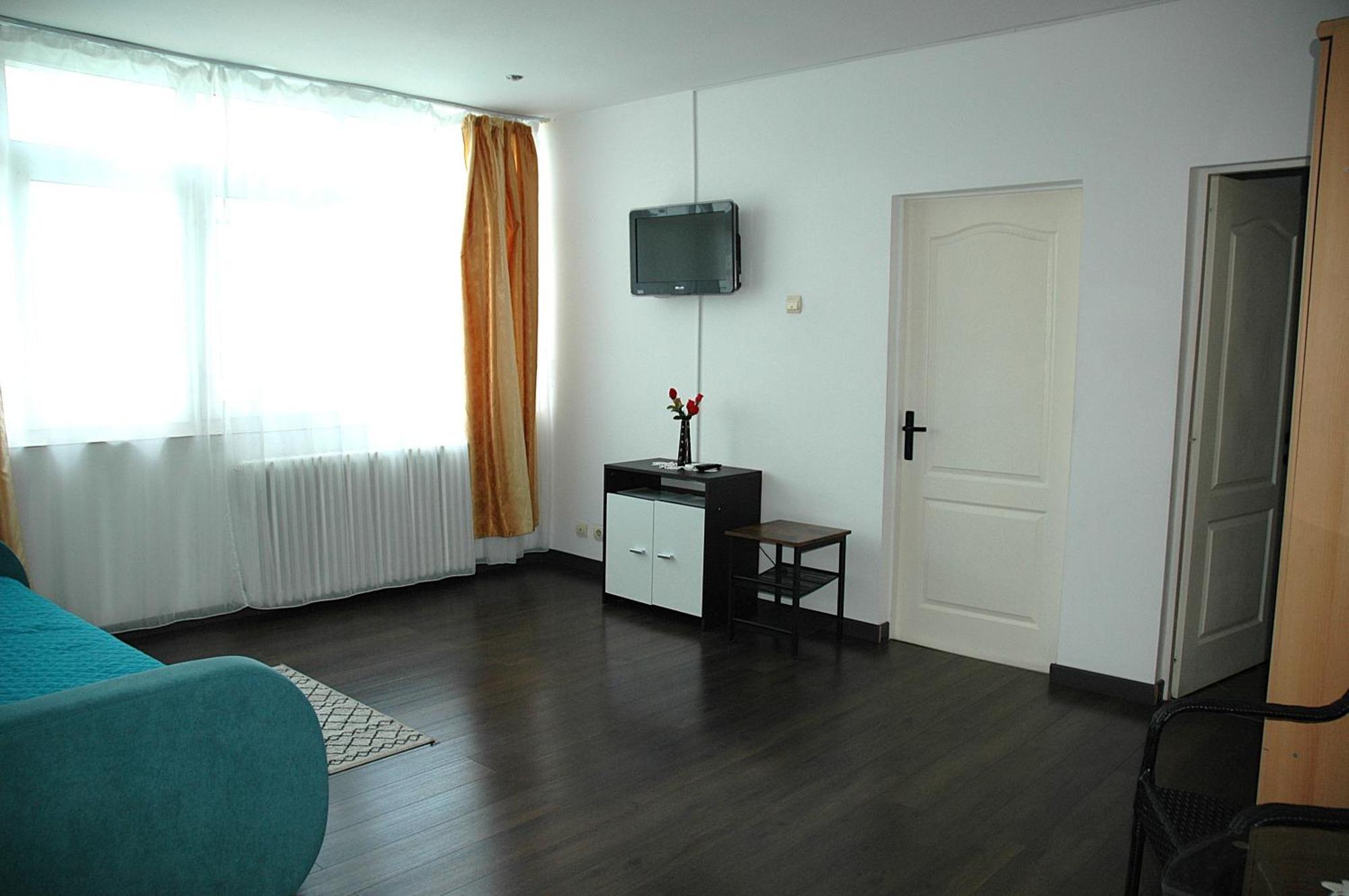 Casa Yuppy Du Lägenhet Ieşelniţa Exteriör bild