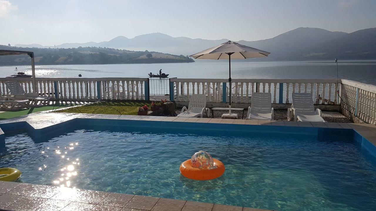 Casa Yuppy Du Lägenhet Ieşelniţa Exteriör bild
